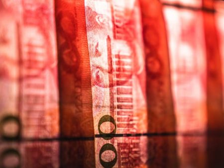 Yuan Slides on Report China Considering Weaker Currency in 2025