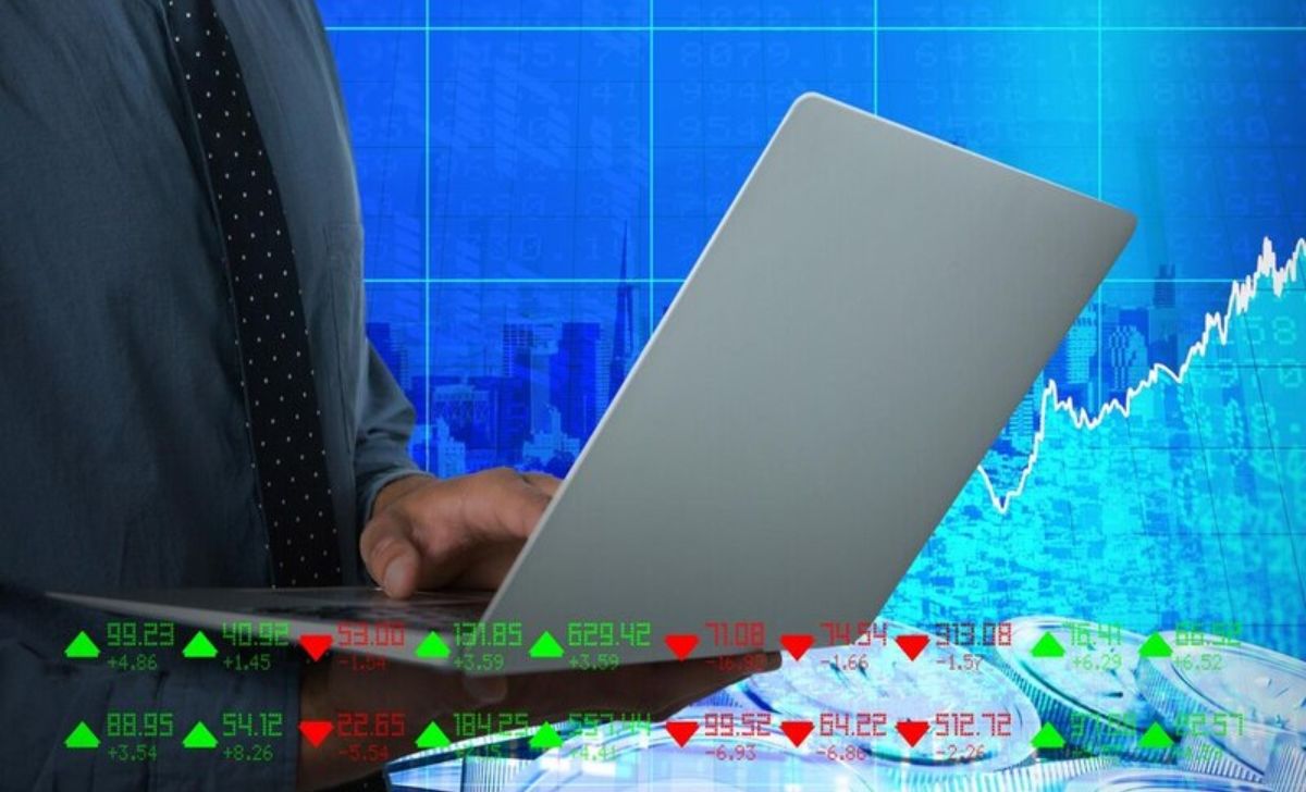 Choosing a copy trading broker means finding one with reliable platforms and top traders.